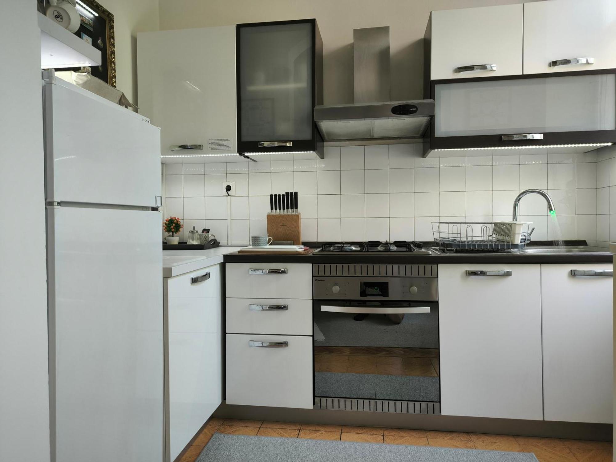 Konzul -Top Apartment, Strict Center, Parking Osijek Exterior photo