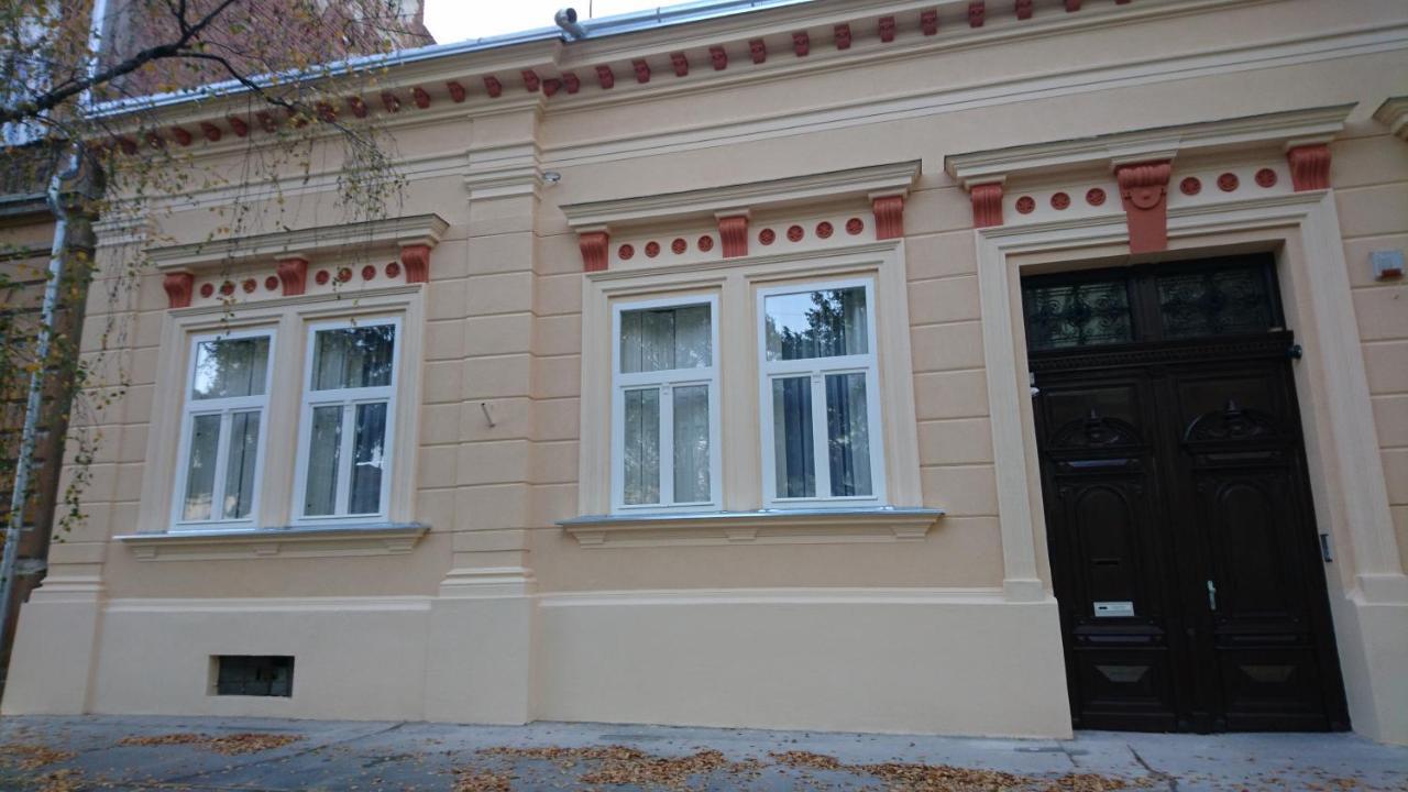 Konzul -Top Apartment, Strict Center, Parking Osijek Exterior photo